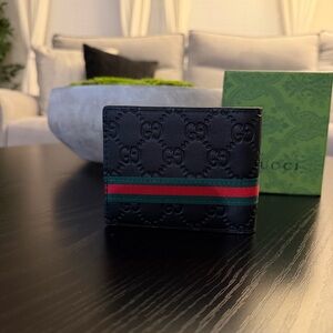 Gucci GG Black Leather Bi-Fold Wallet Men